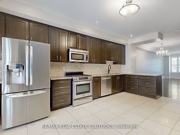 4th image of 30 Mallingham Ct