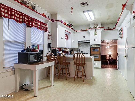 4th image of 303 S Kruttschnitt Ave