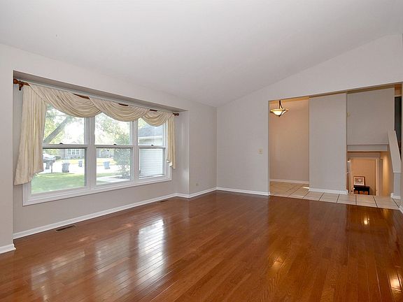 3rd image of 1345 Valayna Dr