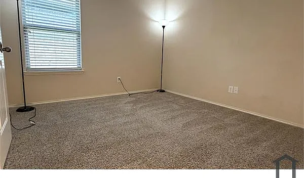 9004 Holliday Ln — Photo 20