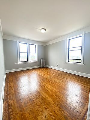4th image of 2924 21st Ave APT 6B