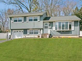 53 Degroff Pl, Park Ridge, NJ 07656