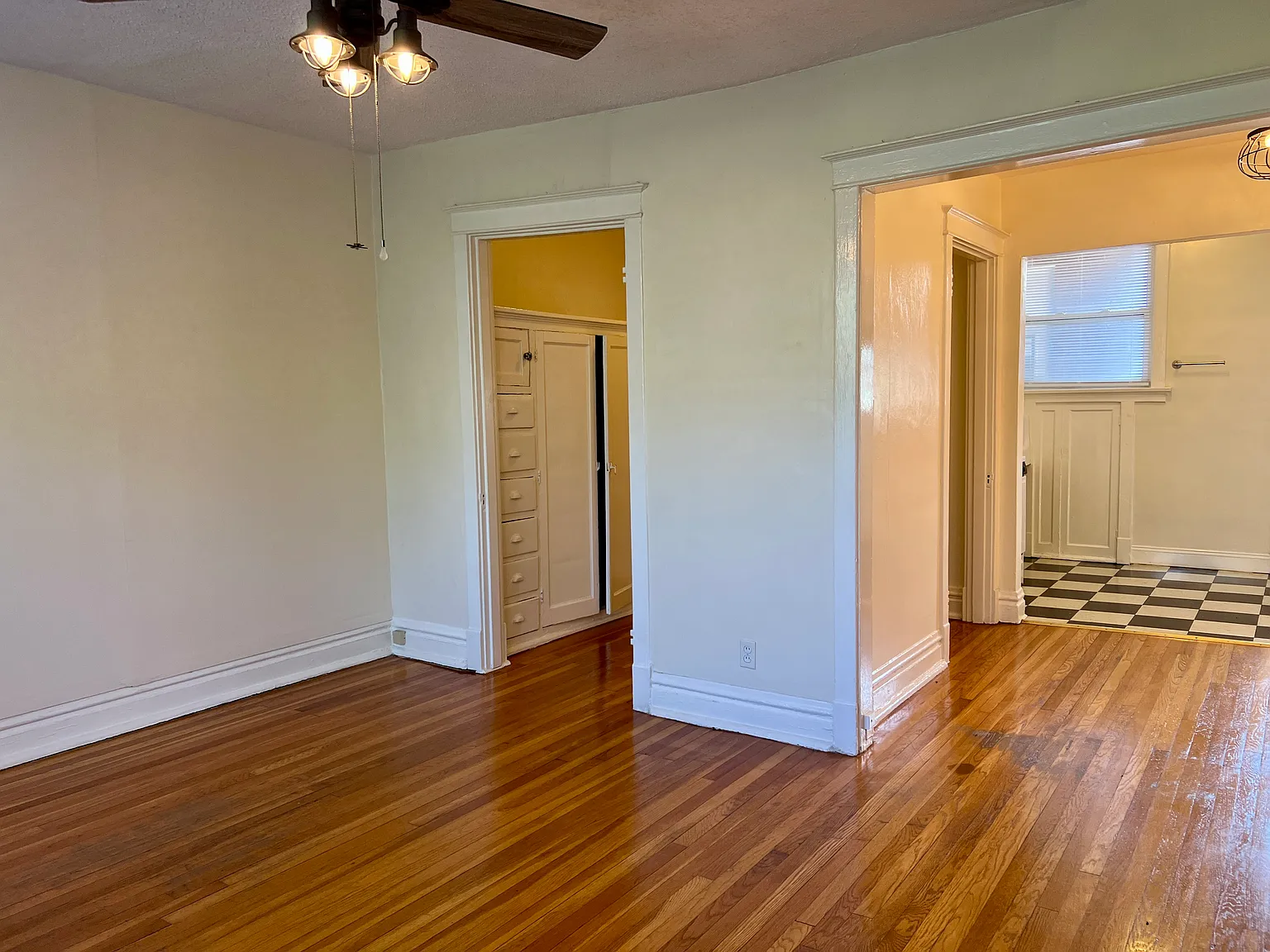Studio, 450 sqft, $895 — Photo 3