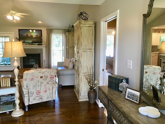 4th image of 1065 Merrywood Dr