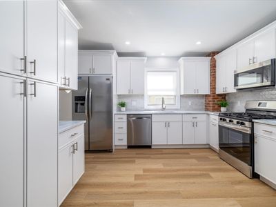 32 S 16th Street, New Hyde Park, NY, 11040