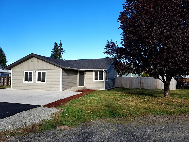 411 Anderson Ave — Photo 1