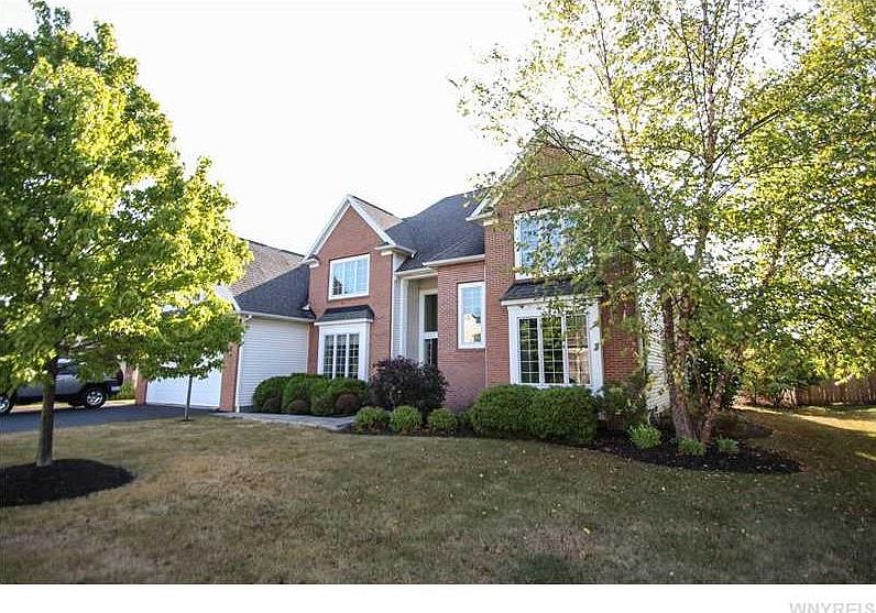 1st image of 195 Barclay Square Dr
