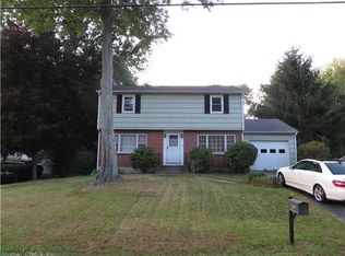 21 Kingswood Dr, North Stonington, CT 06359