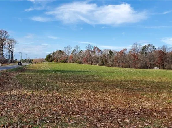 178-4 Skyview Lake Rd, Harmony, NC 28634