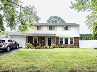 42 Grand Haven Dr, Commack, NY 11725