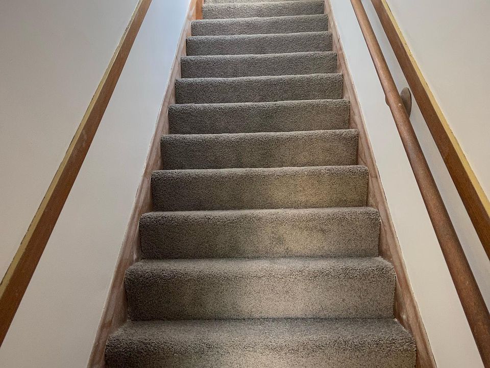 Staircase to Floor 2