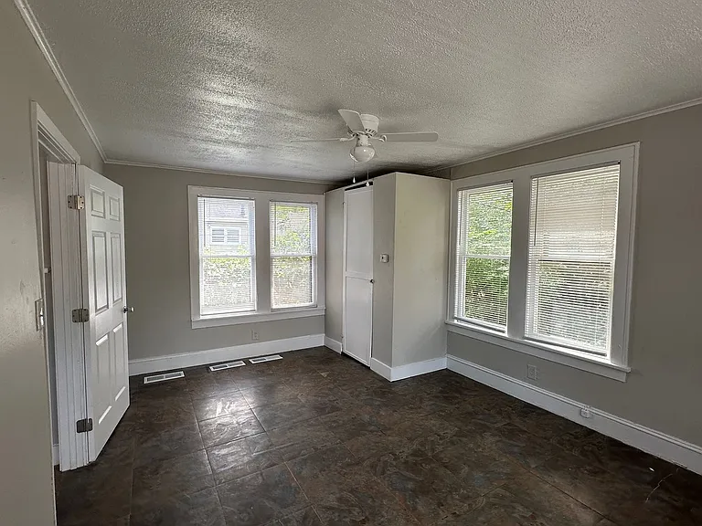139 E Lister St — Photo 7