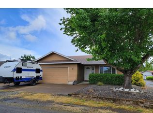 549 S 34th St, Springfield, OR 97477