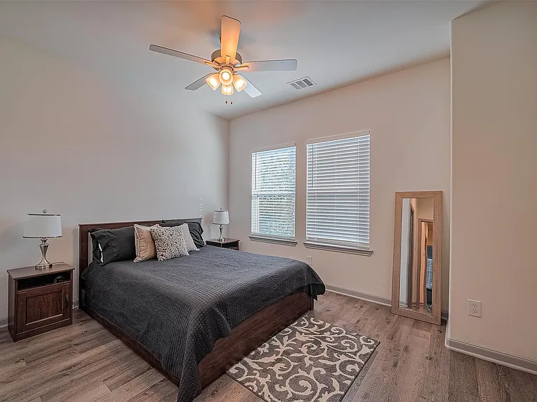 3540 Rebecca St — Photo 25