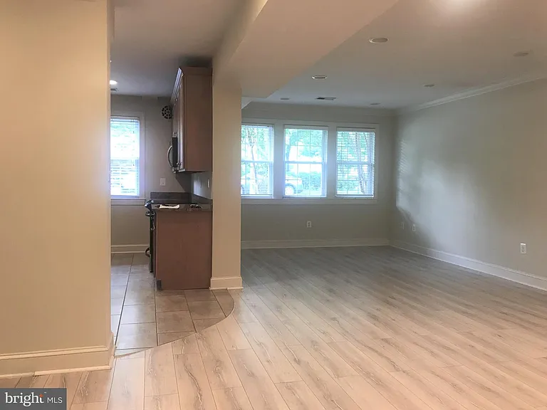 401 Commonwealth Ave #10B — Photo 28