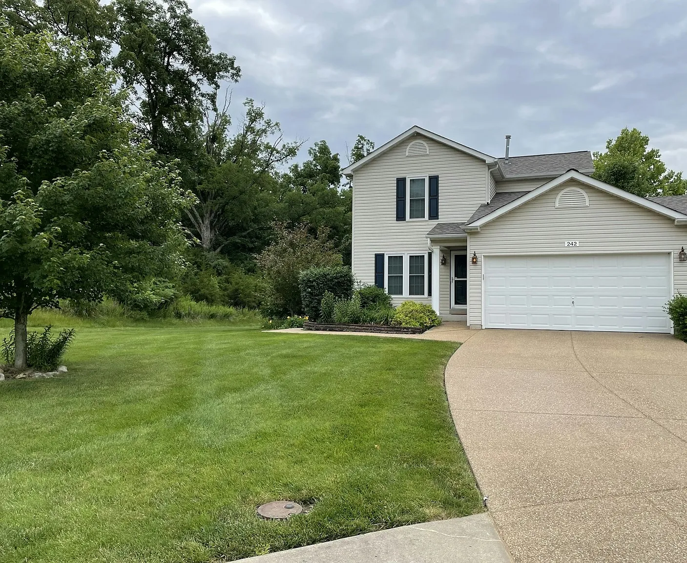 242 New Richmond Dr photo 1