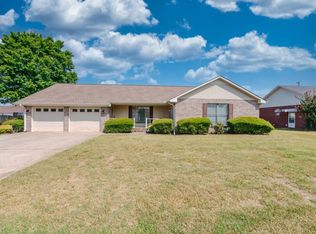 304 Lincoln Ave, Muscle Shoals, AL 35661