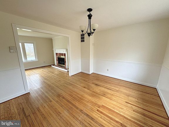 2nd image of 1717 Red Oak Rd