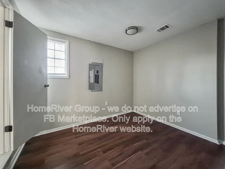 644 Kent St — Photo 10