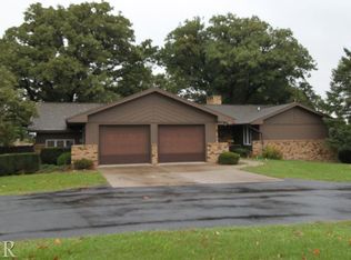 12508 E 2300 North Rd, Hudson, IL 61748