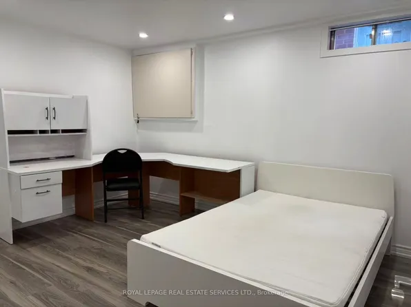 1966 Kempton Park Dr Basement 2, Mississauga, ON L5M 2Z7