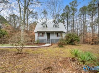 5615 Cherrywood Dr, Guntersville, AL 35976