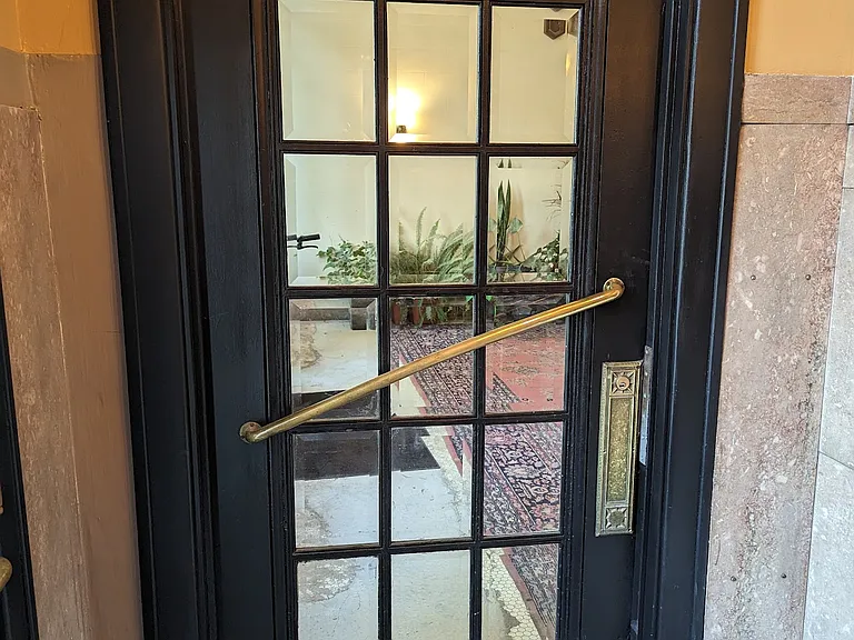 9 Woodland Apartments — Photo 7