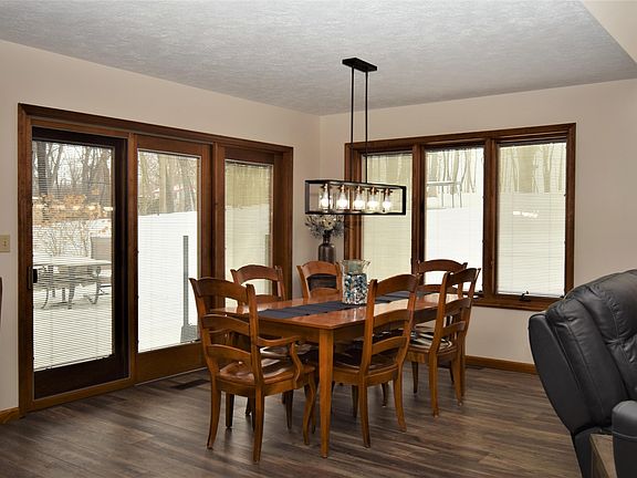 4th image of 4455 Briarwood Dr