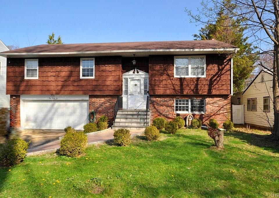1st image of 142 Windermere Dr