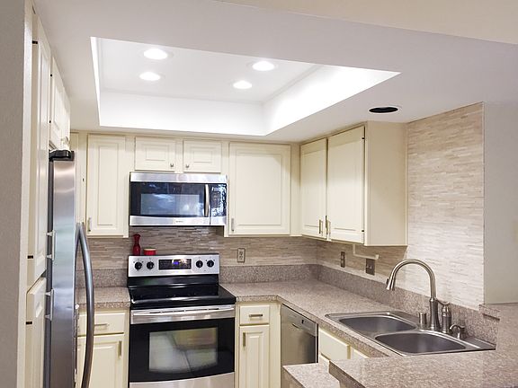 5th image of 1380 Bellevue Way NE APT 7