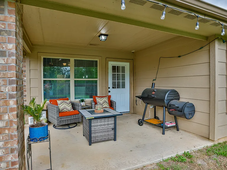900 Vintage Ave — Photo 29