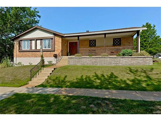 5035 Crosswood Dr photo 1
