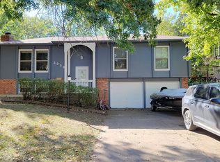 3339 SW 34th Ct, Topeka, KS 66614