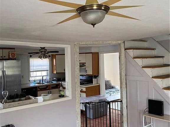 4th image of 49 Sheridan St