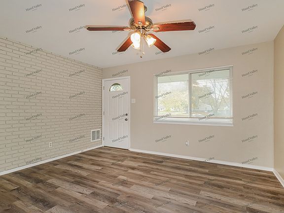 4th image of 2490 6th Ln