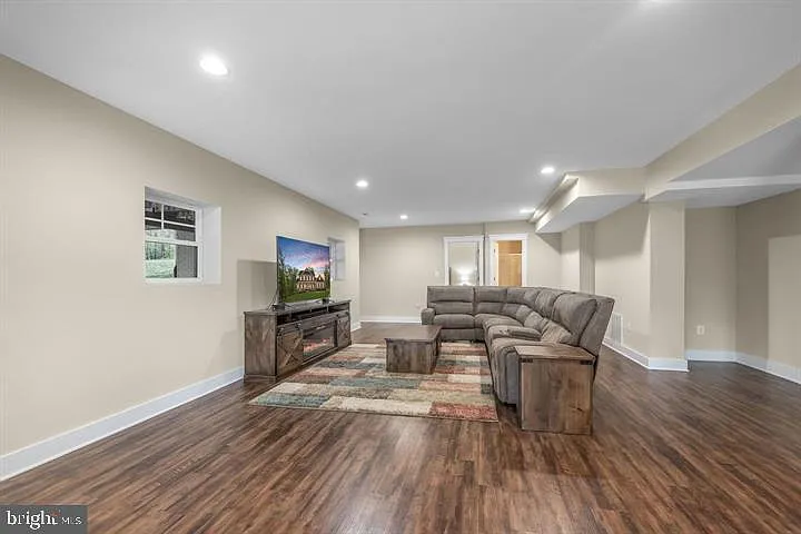 109 Seth Dr — Photo 43