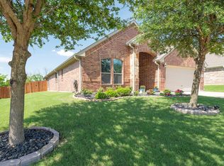 3917 Hunter Peak Rd, Roanoke, TX 76262