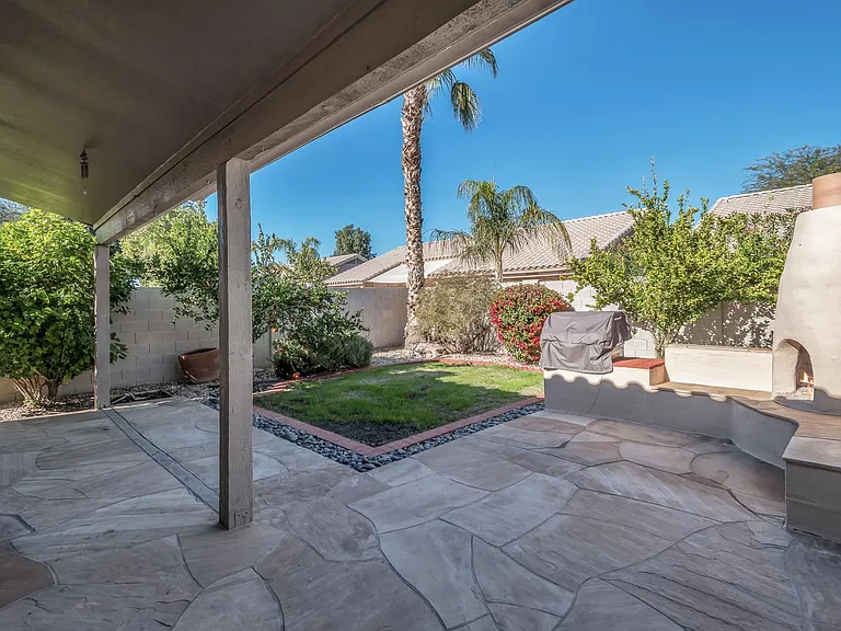 2072 W Harrison St — Photo 21