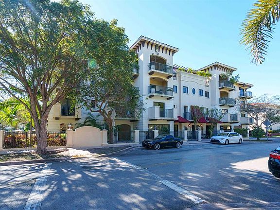 2nd image of 300 Majorca Ave #Townhouse