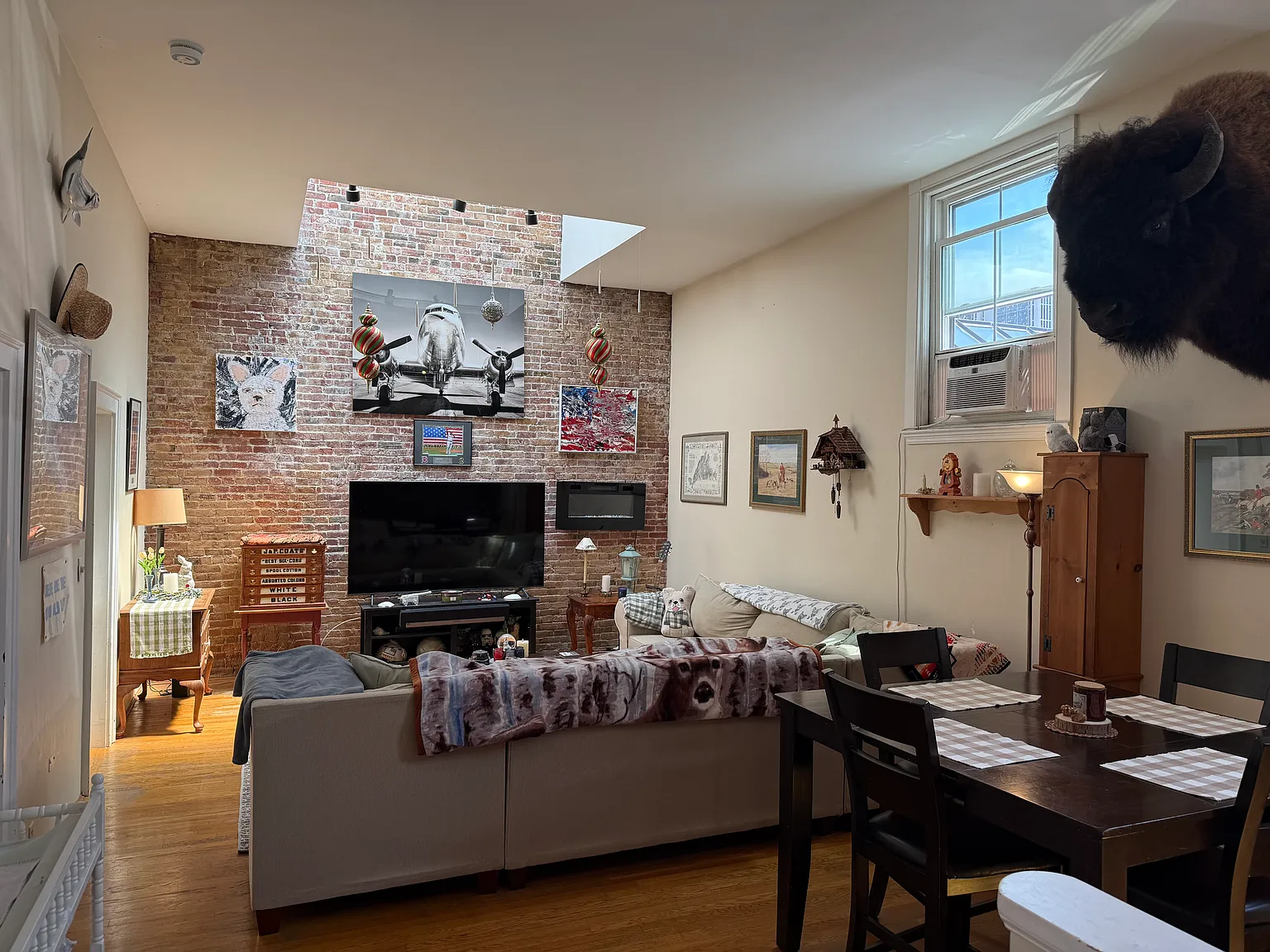 2 bed, 1200 sqft, $5,080 — Photo 3