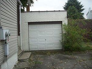 2nd image of 700 10th Ave