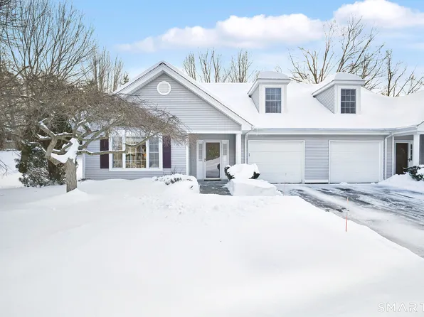 8 Eaton Circle #8, West Hartford, CT 06117