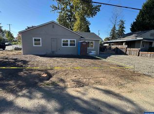 552 Log Cabin St N, Independence, OR 97351