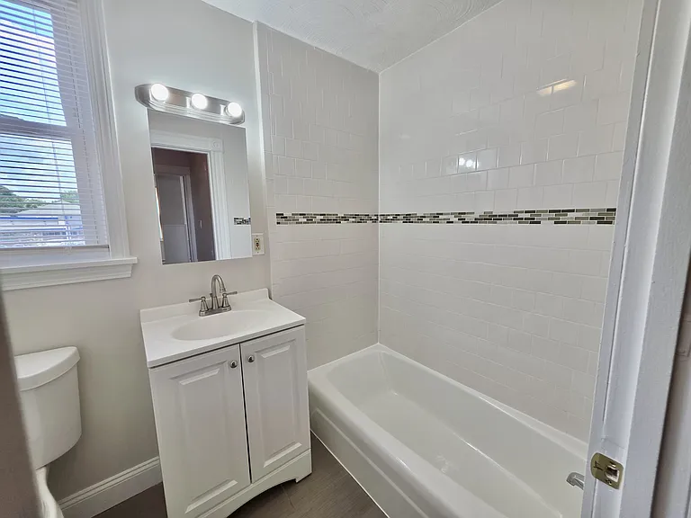 524 Charles St #2F — Photo 8