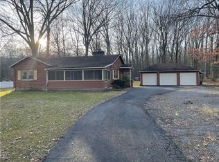 665 N Darby Rd, Hermitage, PA 16148