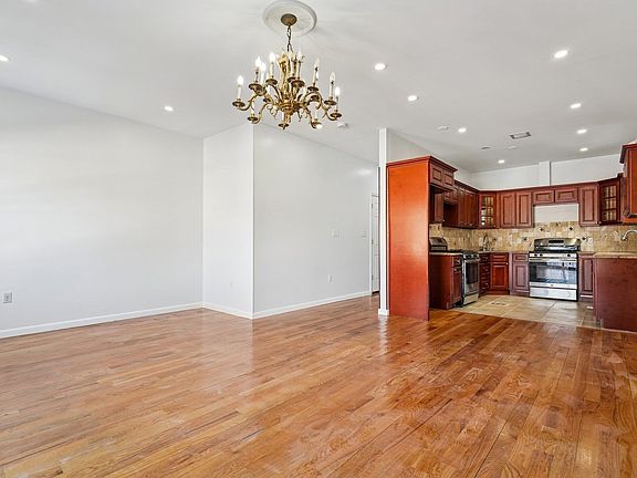 2nd image of 165 Bidwell Ave #1