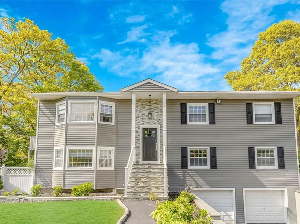 7 Michele Court, Holtsville, NY 11742