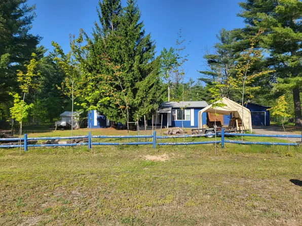 108 Woodleaf Dr, Grayling, MI 49738