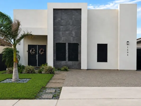 1608 Bacalar Dr, Laredo, TX 78046