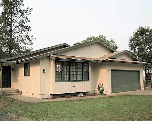 210 W River St photo 1